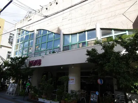 桜坂劇場の外観