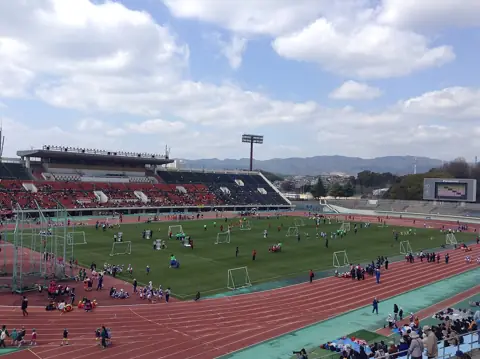 万博記念競技場の外観