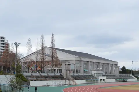 金岡公園体育館の外観