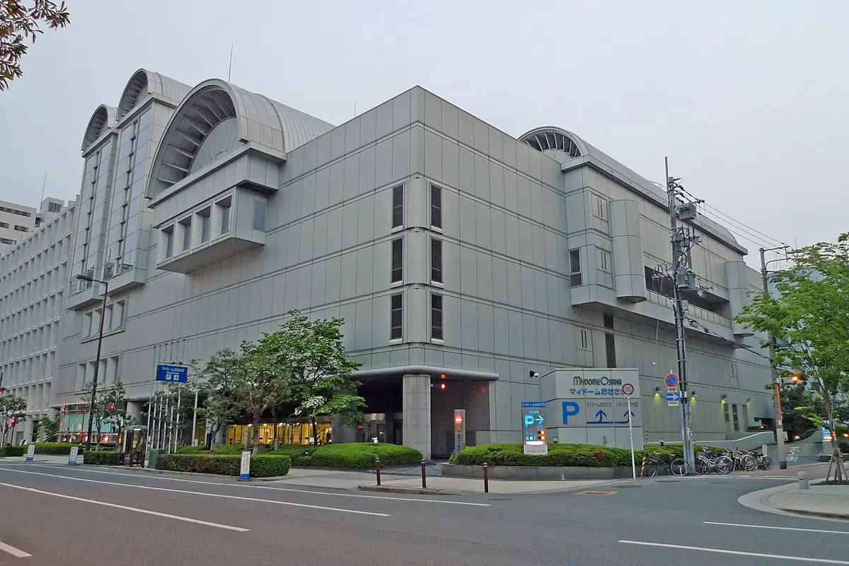 マイドームおおさかの外観