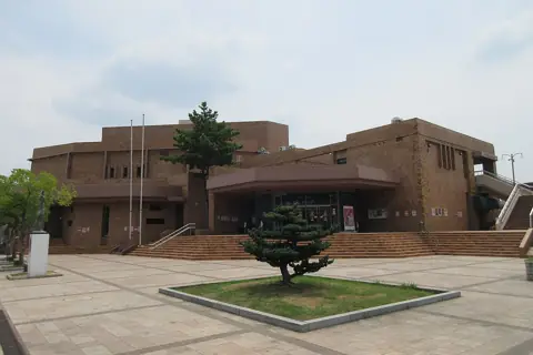 松原市文化会館の外観