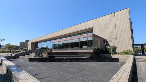 三郷市文化会館の外観