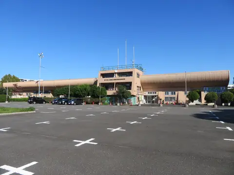 青木町公園総合運動場の外観