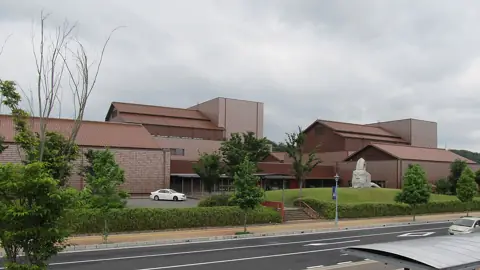 島根県芸術文化センター グラントワの外観