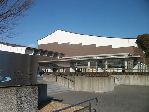 掛川市文化会館シオーネの外観