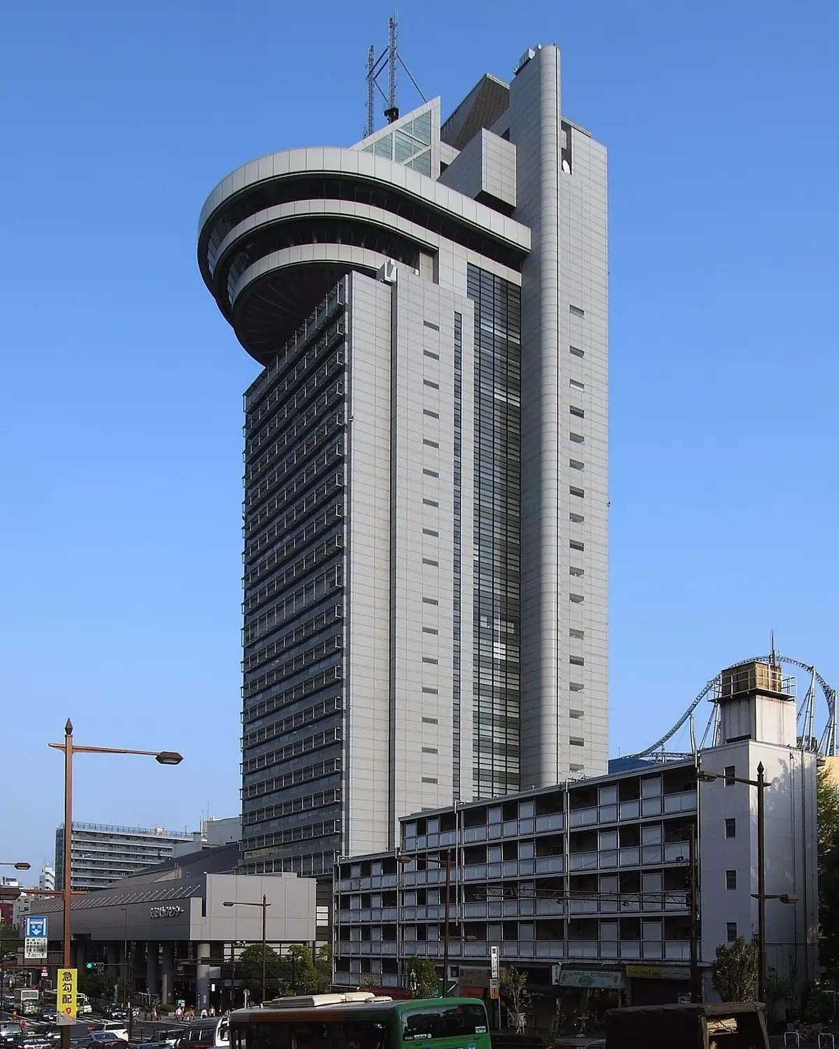 文京シビックホールの外観