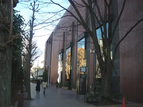 新宿文化センターの外観
