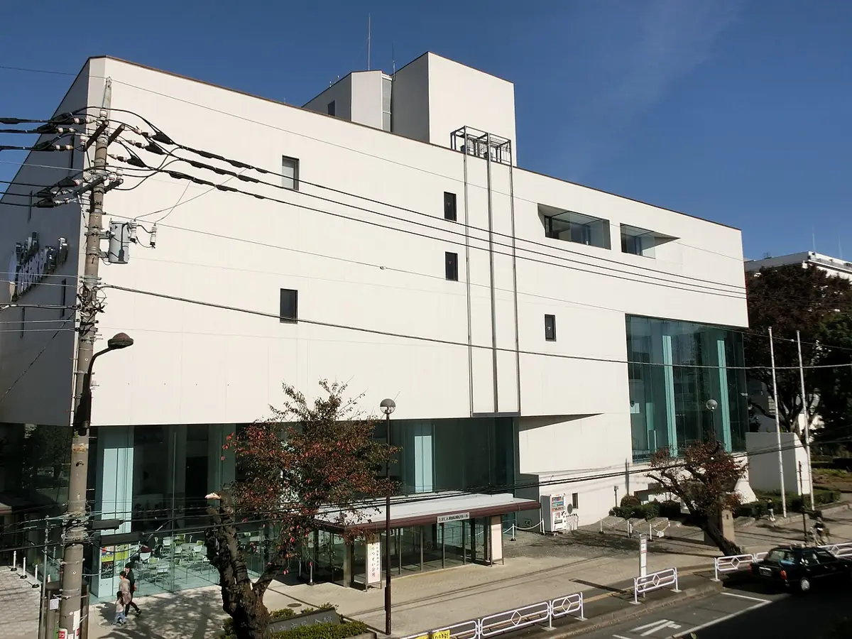 たましんRISURUホールの外観