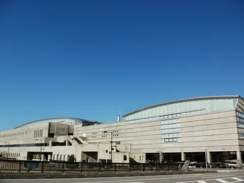 YKK AP ARENA(富山市総合体育館)の外観