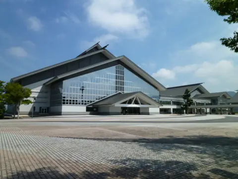 山形市総合スポーツセンターの外観