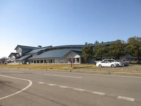 川西町フレンドリープラザの外観