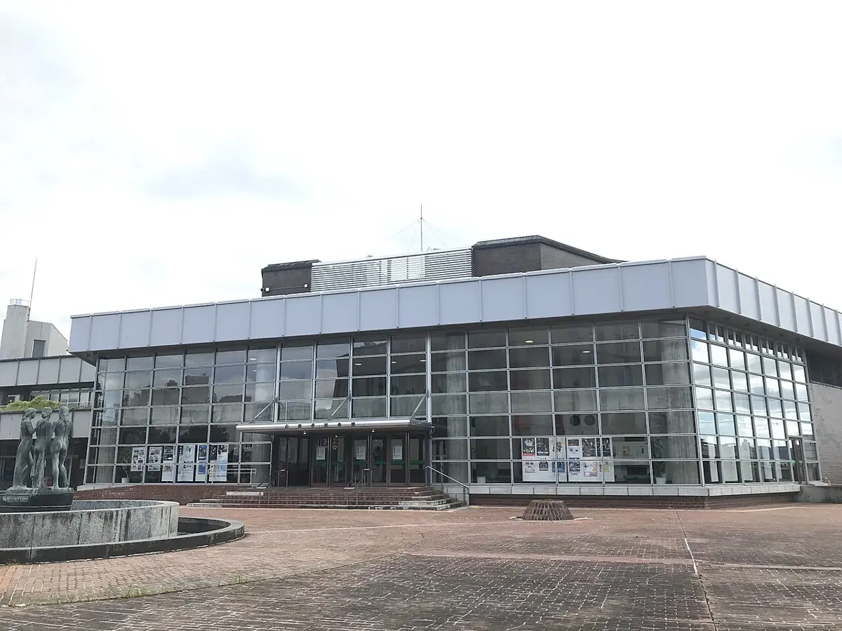 山形市民会館の外観