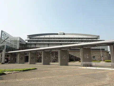 小瀬スポーツ公園 武道館の外観